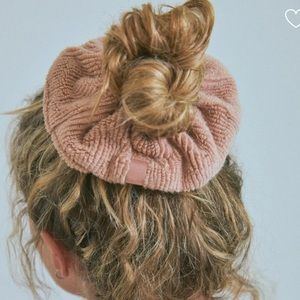 Lunya Cotton Terry Scrunchie in Otium Tan